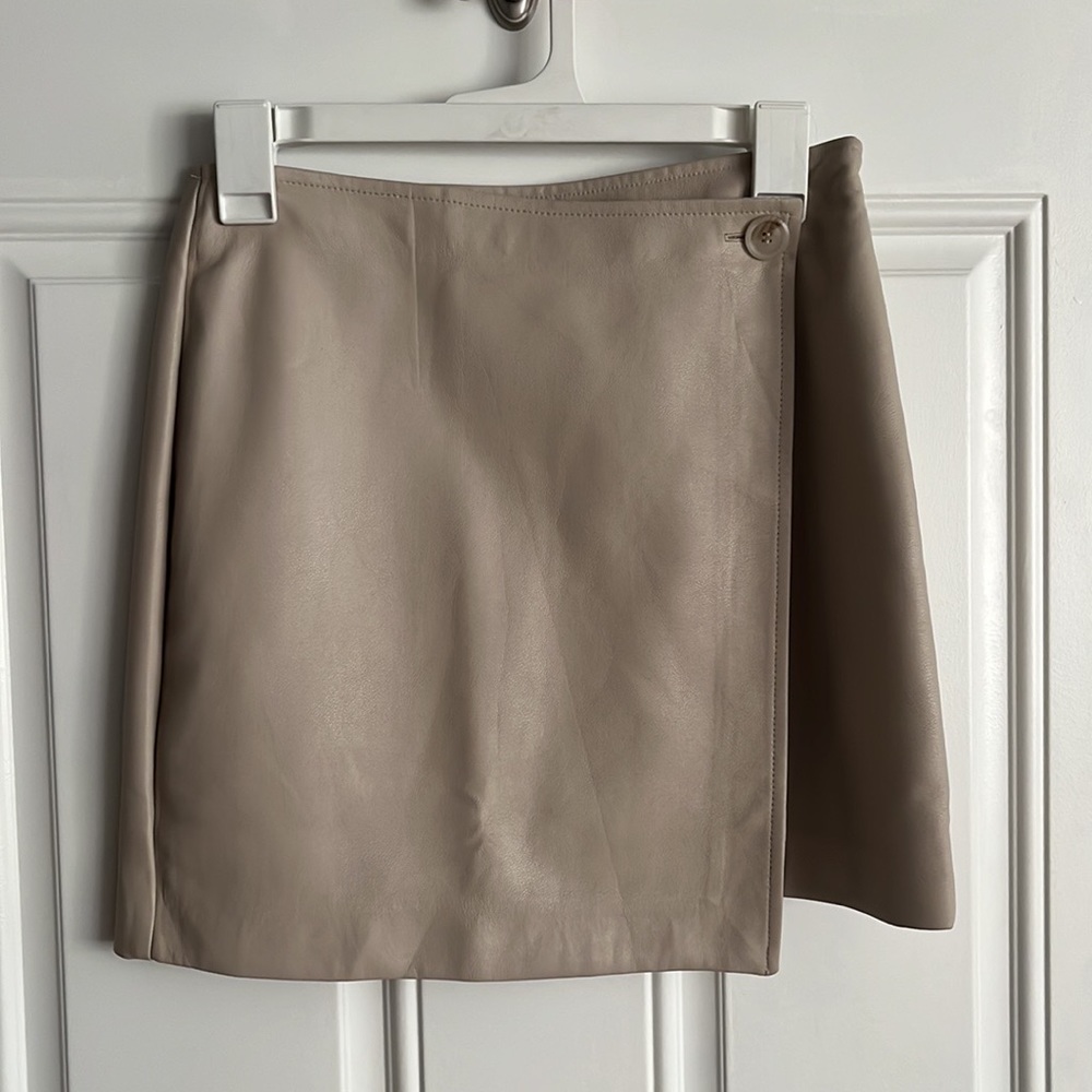Beige leather skirt